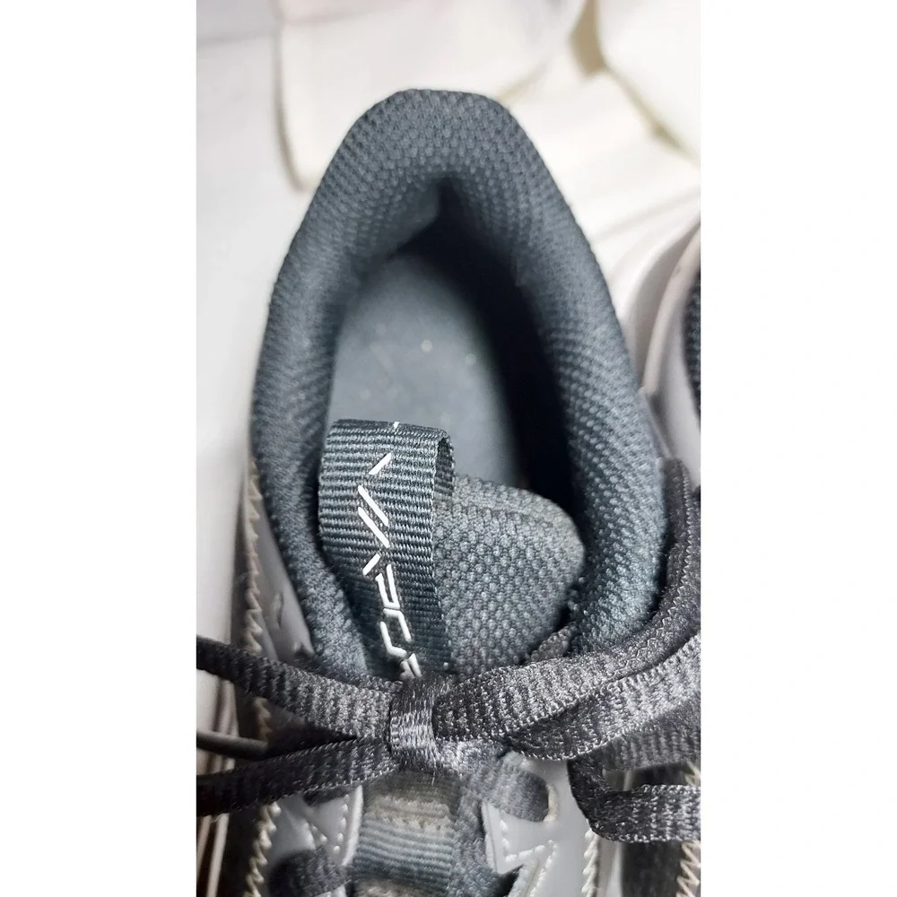 Nike‎ Fastflex Youth Football Baseball Cleats Black White Low Top Size 2Y youth